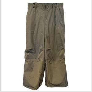 Nike women’s Women's Mid-Rise Repel Trousers Large